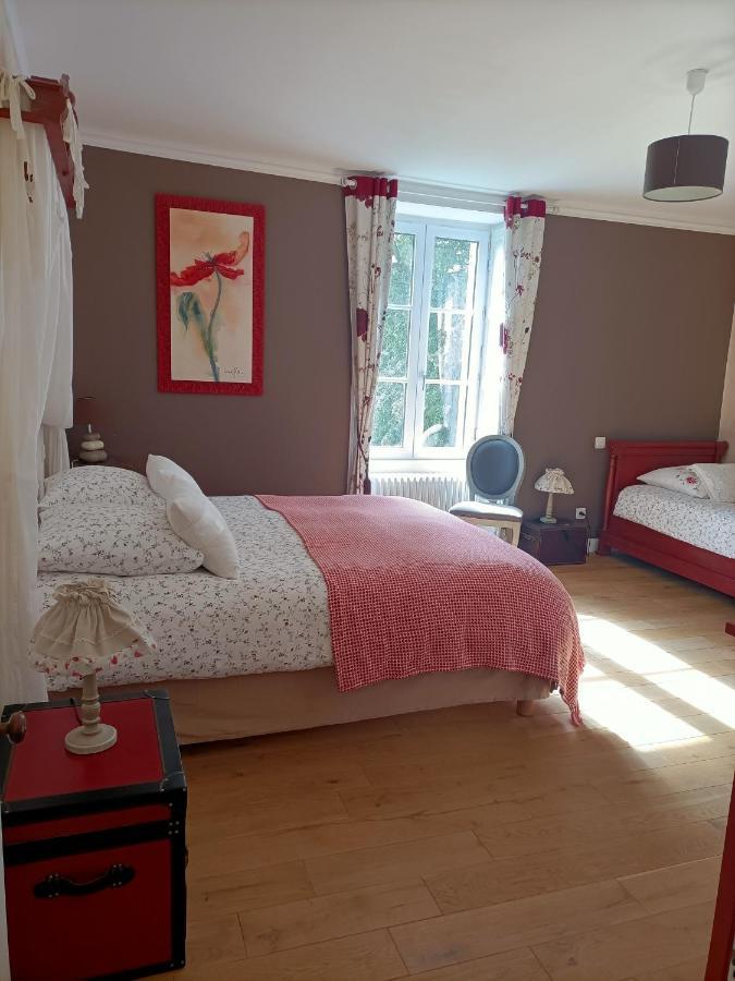 Le Manoir "Aux Douves" Bazoges-en-Paillers Exterior foto