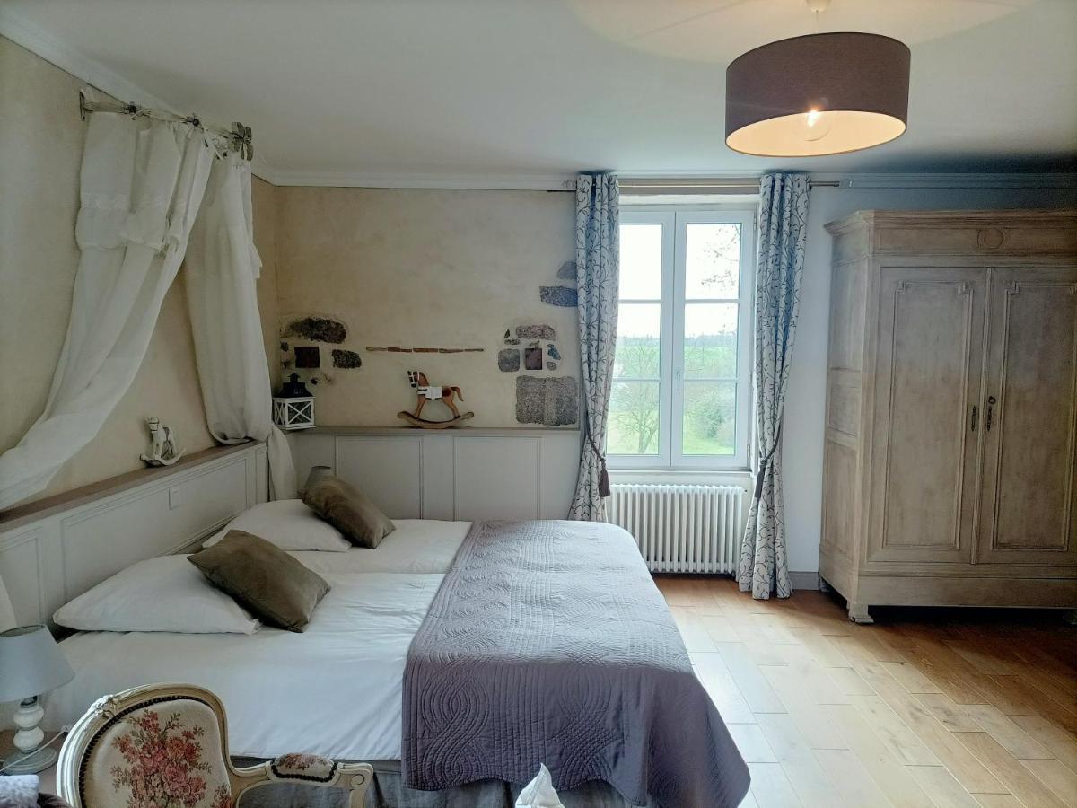 Le Manoir "Aux Douves" Bazoges-en-Paillers Exterior foto