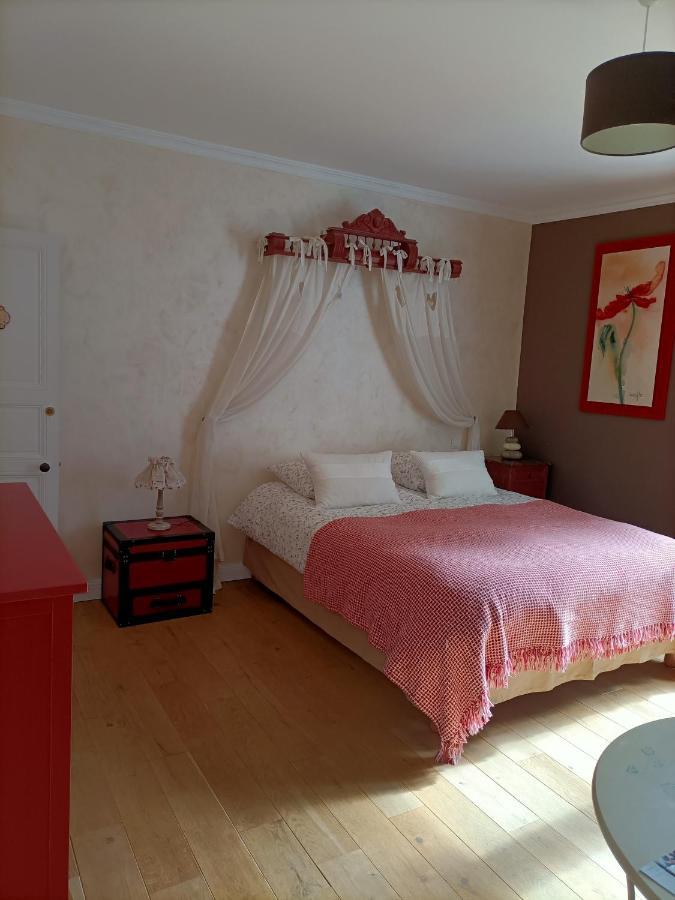 Le Manoir "Aux Douves" Bazoges-en-Paillers Exterior foto