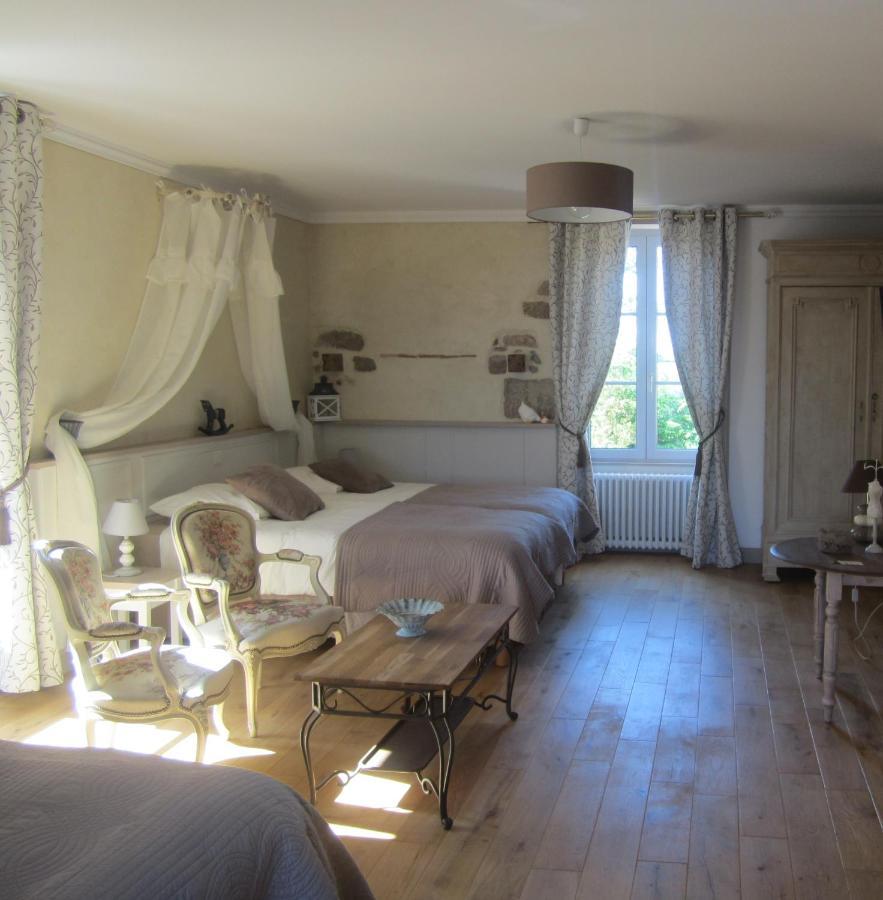 Le Manoir "Aux Douves" Bazoges-en-Paillers Exterior foto