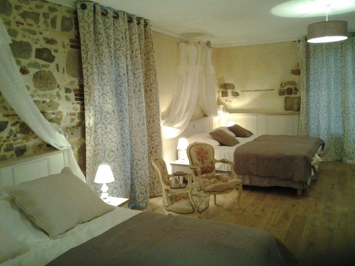Le Manoir "Aux Douves" Bazoges-en-Paillers Exterior foto