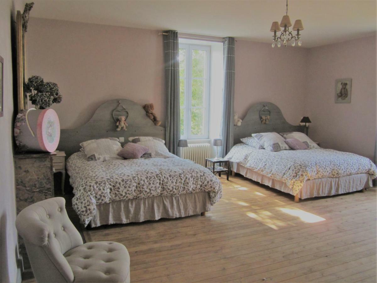 Le Manoir "Aux Douves" Bazoges-en-Paillers Exterior foto